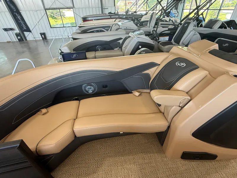 Slide: The Image of Barletta Cabrio 24 UE 2026 - 9