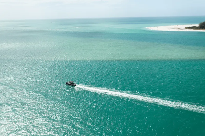 Slide: The Image of Harris Sunliner 230 2026 - 7