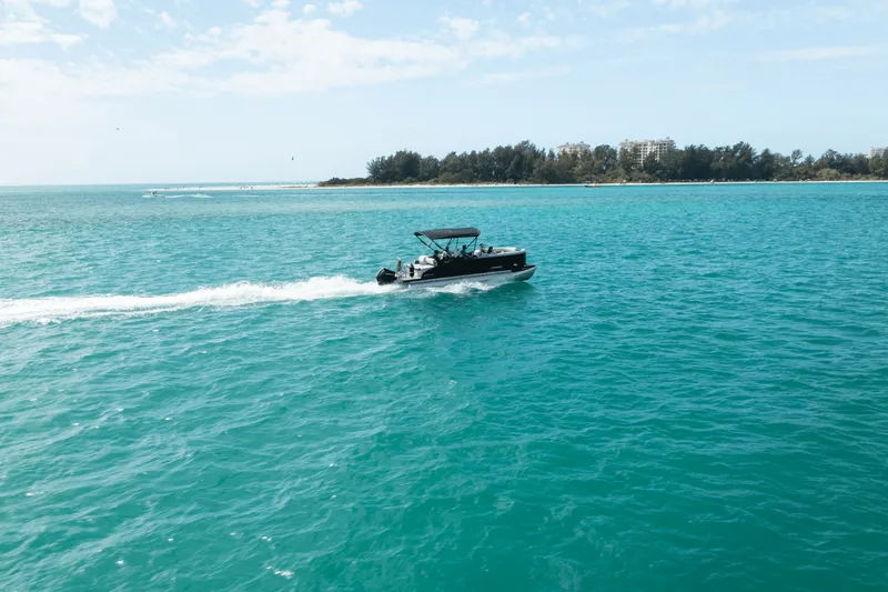 Slide: The Image of Harris Sunliner 230 2026 - 9