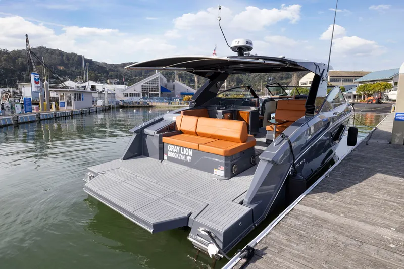 Slide: The Image of Cruisers 38 GLS 2022 - 34