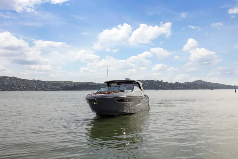 Slide: The Image of Cruisers 38 GLS 2022 - 40