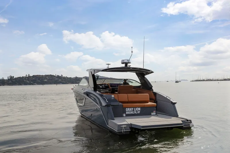 Slide: The Image of Cruisers 38 GLS 2022 - 49