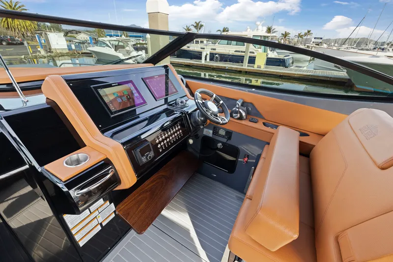 Slide: The Image of Cruisers Yachts 38 GLS 2022 - 13