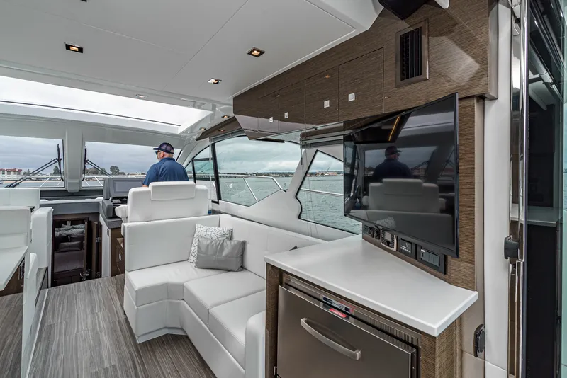 Slide: The Image of Cruisers 50 CANTIUS 2019 - 51