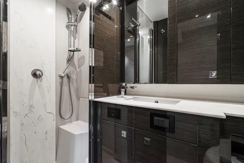 Slide: The Image of Cruisers Yachts 50 CANTIUS 2019 - 71