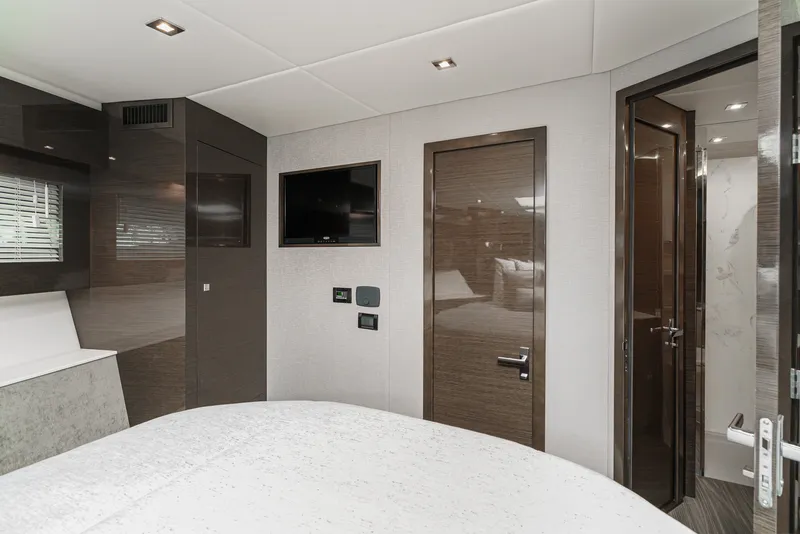 Slide: The Image of Cruisers Yachts 50 CANTIUS 2019 - 75