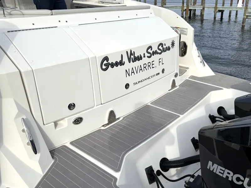 Slide: The Image of Sea Ray 320 SUNDANCER 2023 - 40