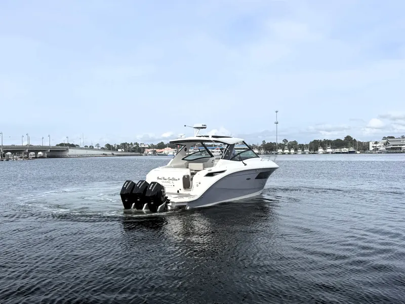 Slide: The Image of Sea Ray 320 SUNDANCER 2023 - 51