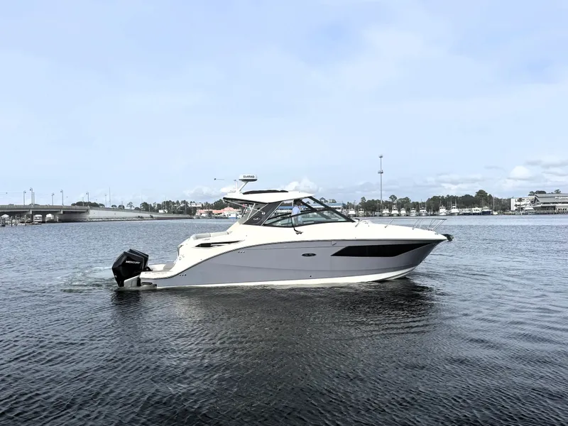 Slide: The Image of Sea Ray 320 SUNDANCER 2023 - 54