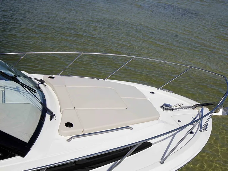 Slide: The Image of Boston Whaler 325 CONQUEST 2022 - 21