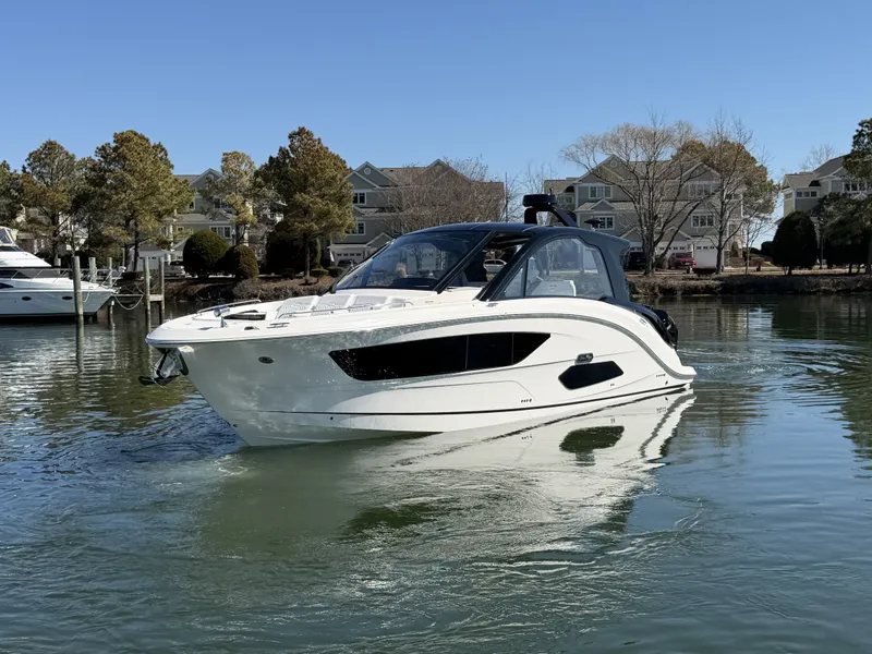 Slide: The Image of Sea Ray Sundancer 370 Outboard 2026 - 5