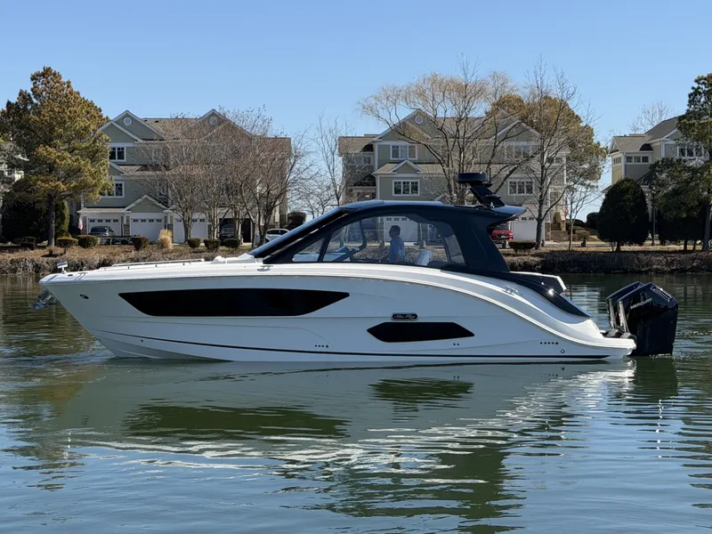 Slide: The Image of Sea Ray Sundancer 370 Outboard 2026 - 4
