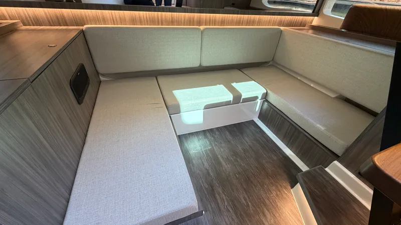 Slide: The Image of Sea Ray Sundancer 370 Outboard 2026 - 45