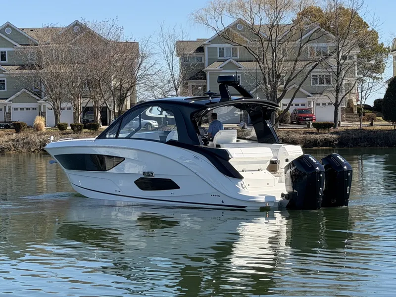 Slide: The Image of Sea Ray Sundancer 370 Outboard 2026 - 3