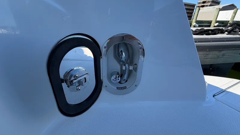 Slide: The Image of Sea Ray Sundancer 370 Outboard 2026 - 51