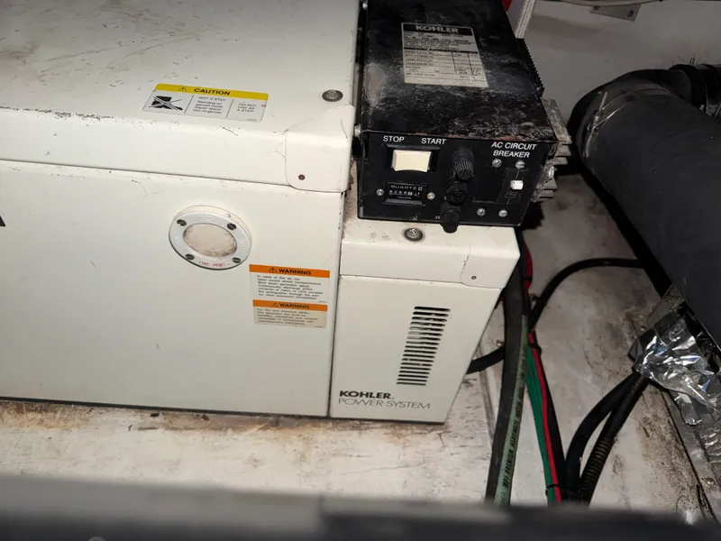 Slide: The Image of Cruisers 3575 ESPRIT 1999 - 32