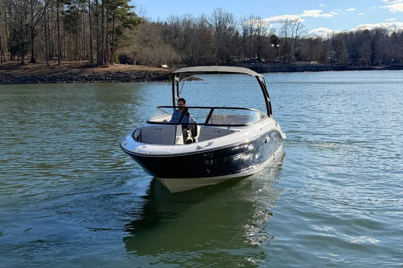 Slide: The Image of Sea Ray SPX 210 2026 - 6