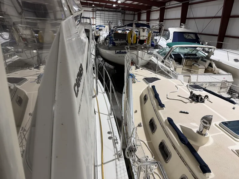 Slide: The Image of Carver Yachts 356 AFT 2001 - 10