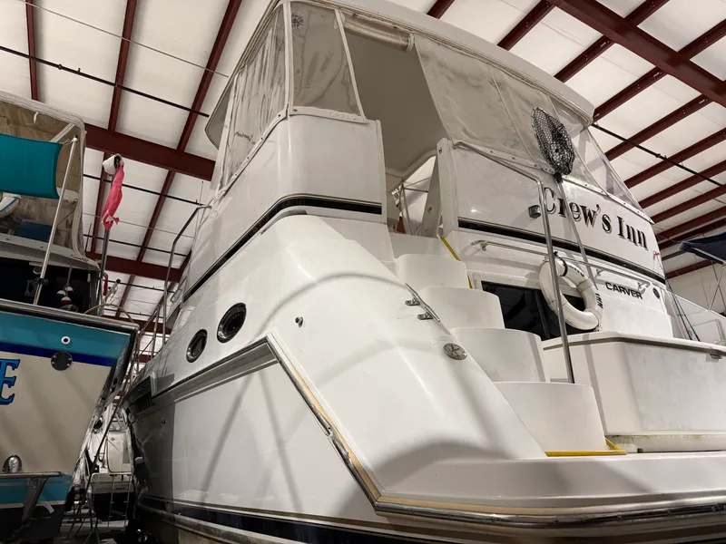 Slide: The Image of Carver Yachts 356 AFT 2001 - 3