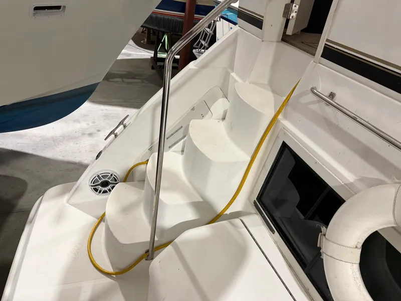 Slide: The Image of Carver Yachts 356 AFT 2001 - 6