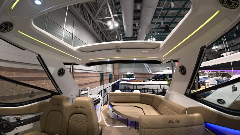 Slide: The Image of Sea Ray Sundancer 320 Outboard 2026 - 20
