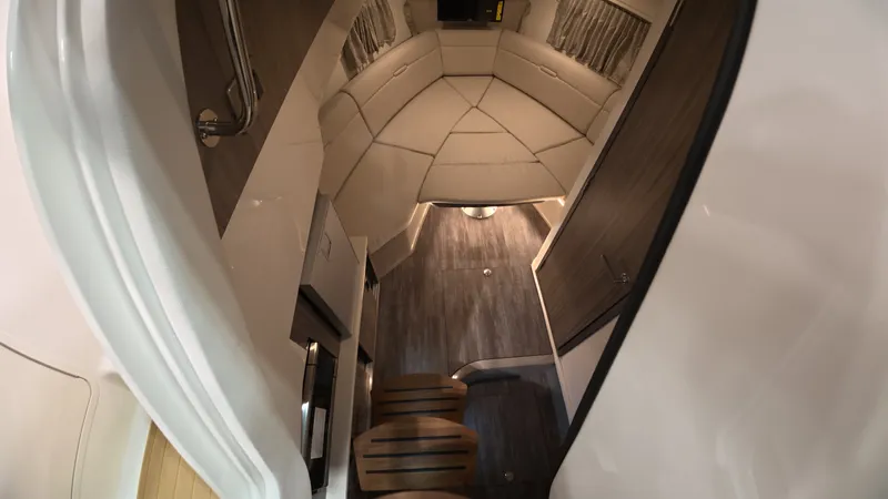 Slide: The Image of Sea Ray Sundancer 320 Outboard 2026 - 21