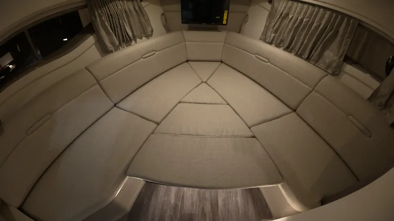 Slide: The Image of Sea Ray Sundancer 320 Outboard 2026 - 24