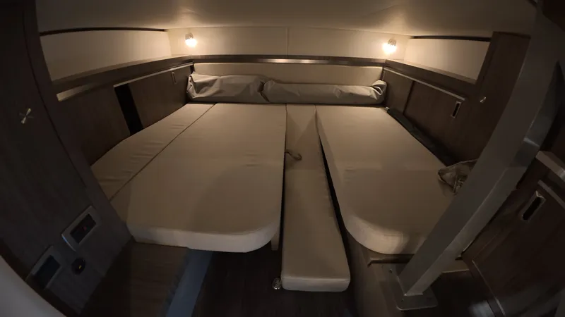 Slide: The Image of Sea Ray Sundancer 320 Outboard 2026 - 27