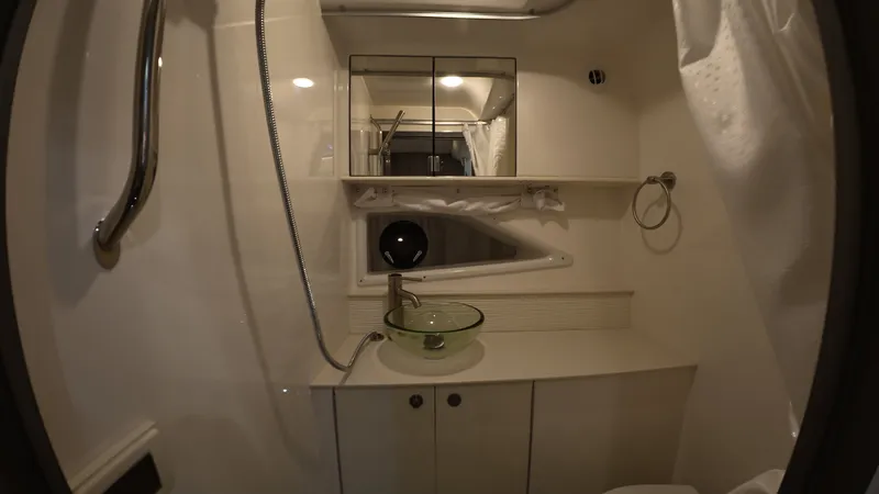 Slide: The Image of Sea Ray Sundancer 320 Outboard 2026 - 31
