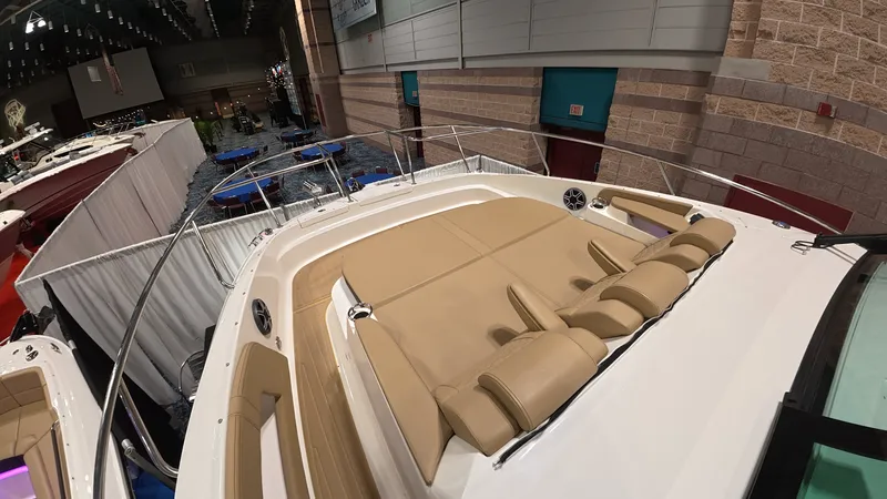 Slide: The Image of Sea Ray Sundancer 320 Outboard 2026 - 33