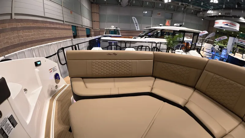 Slide: The Image of Sea Ray Sundancer 320 Outboard 2026 - 6