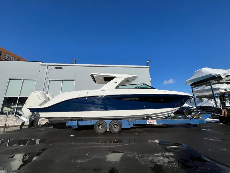 Slide: The Image of Sea Ray SLX 400 Outboard 2026 - 0