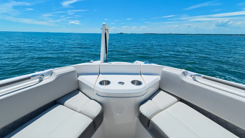 Slide: The Image of Sea Ray SLX 400 Outboard 2026 - 77