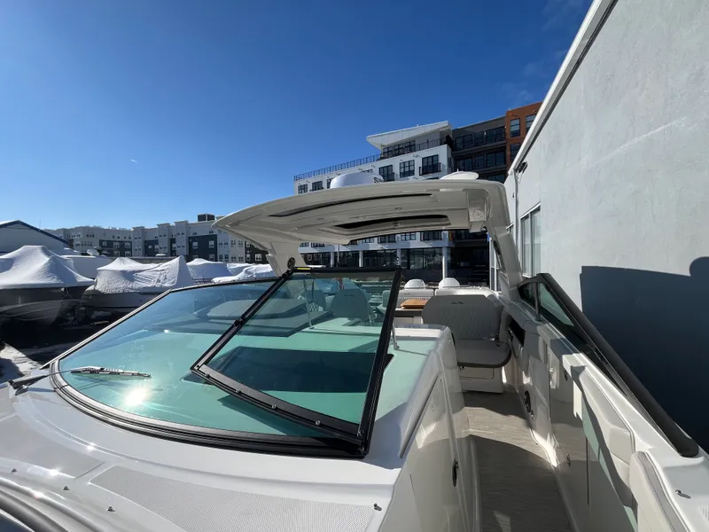 Slide: The Image of Sea Ray SLX 400 Outboard 2026 - 26