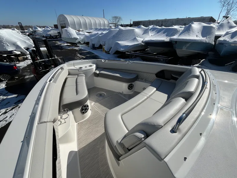 Slide: The Image of Sea Ray SLX 400 Outboard 2026 - 27