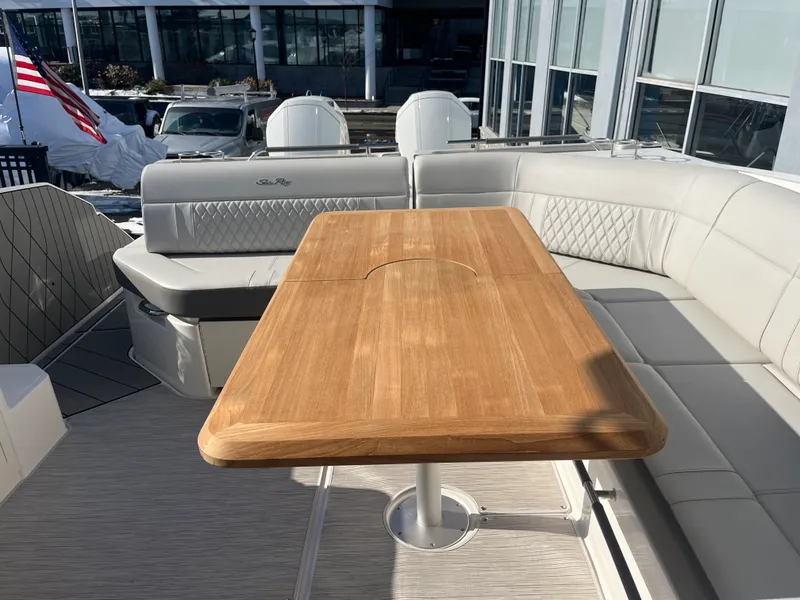 Slide: The Image of Sea Ray SLX 400 Outboard 2026 - 45