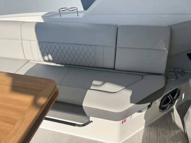 Slide: The Image of Sea Ray SLX 400 Outboard 2026 - 49