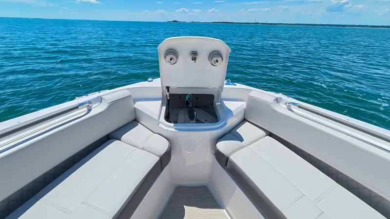 Slide: The Image of Sea Ray SLX 400 Outboard 2026 - 74