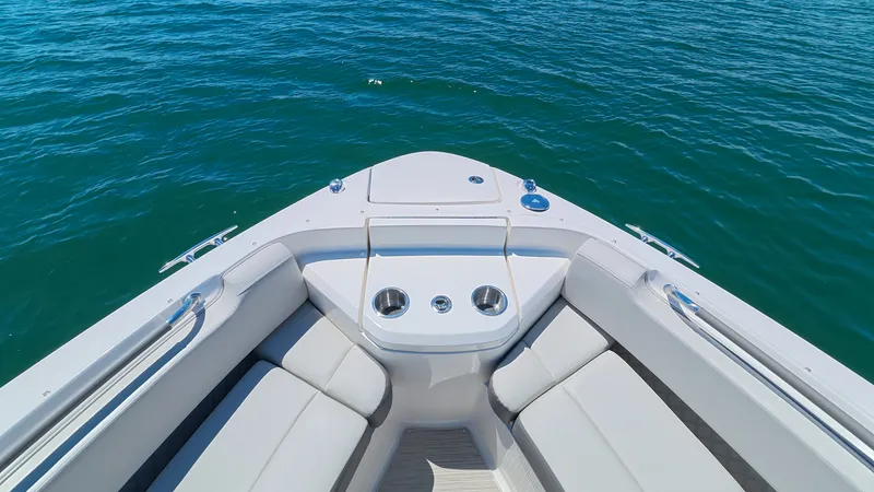 Slide: The Image of Sea Ray SLX 400 Outboard 2026 - 69
