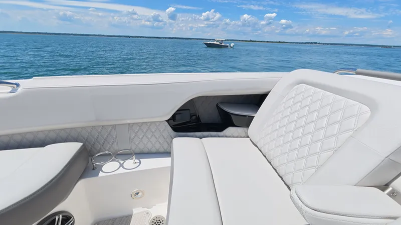 Slide: The Image of Sea Ray SLX 400 Outboard 2026 - 52