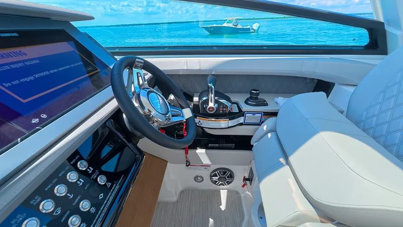 Slide: The Image of Sea Ray SLX 400 Outboard 2026 - 56