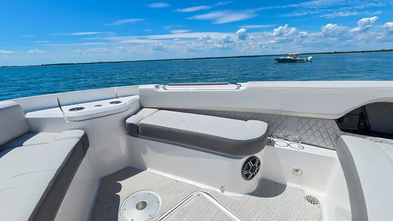 Slide: The Image of Sea Ray SLX 400 Outboard 2026 - 67