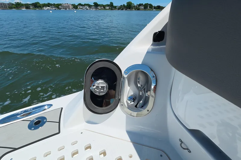 Slide: The Image of Sea Ray SLX 400 Outboard 2026 - 21