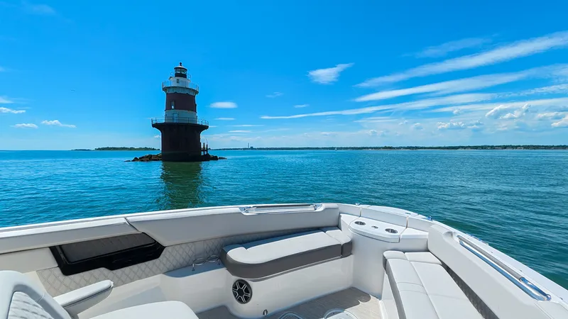 Slide: The Image of Sea Ray SLX 400 Outboard 2026 - 72
