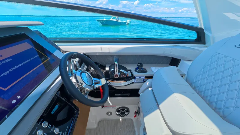 Slide: The Image of Sea Ray SLX 400 Outboard 2026 - 55