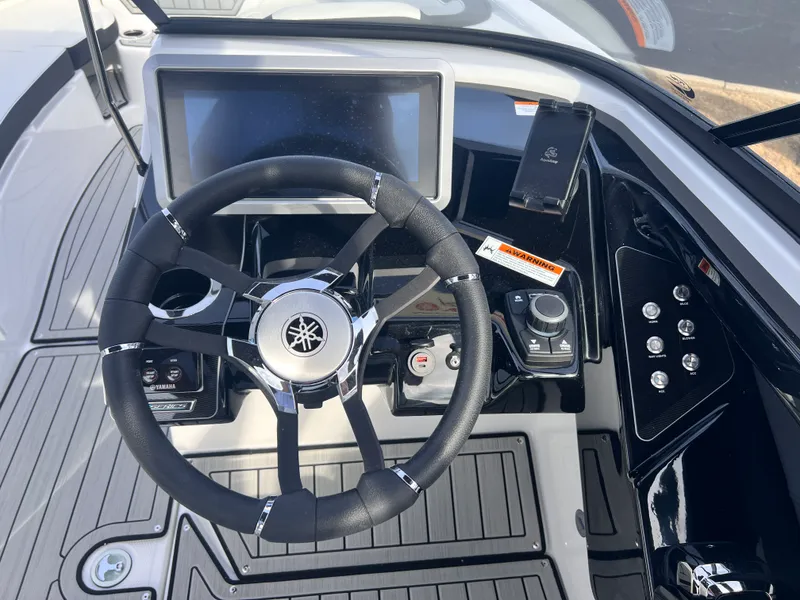 Slide: The Image of Yamaha 252SE 2026 - 5