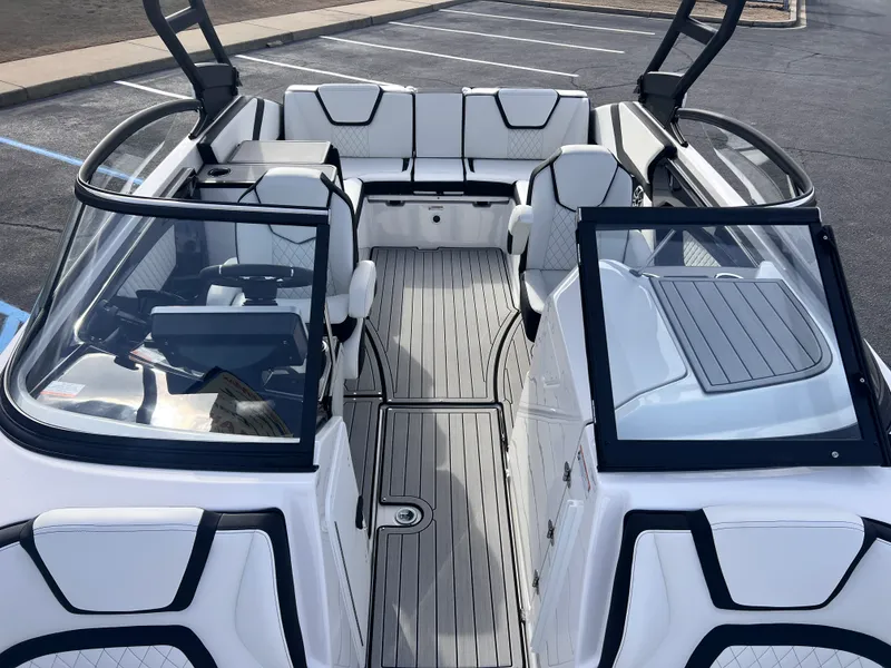 Slide: The Image of Yamaha 252SE 2026 - 9