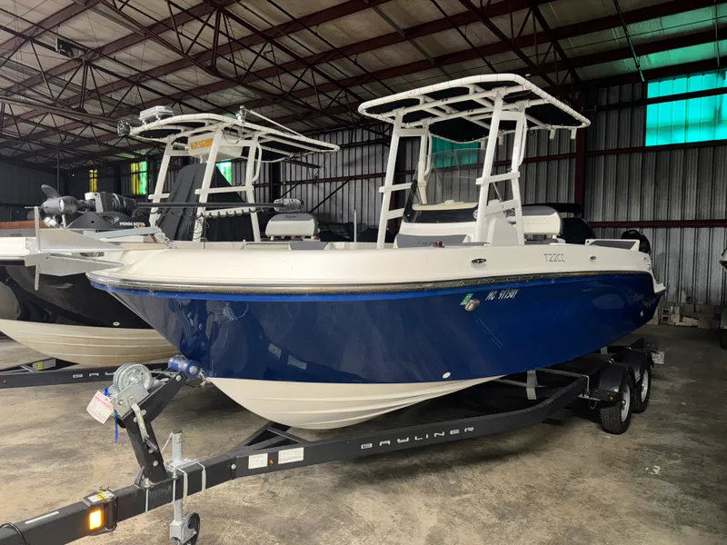 The Image of Bayliner CC 22 TROPHY 2023 - 0
