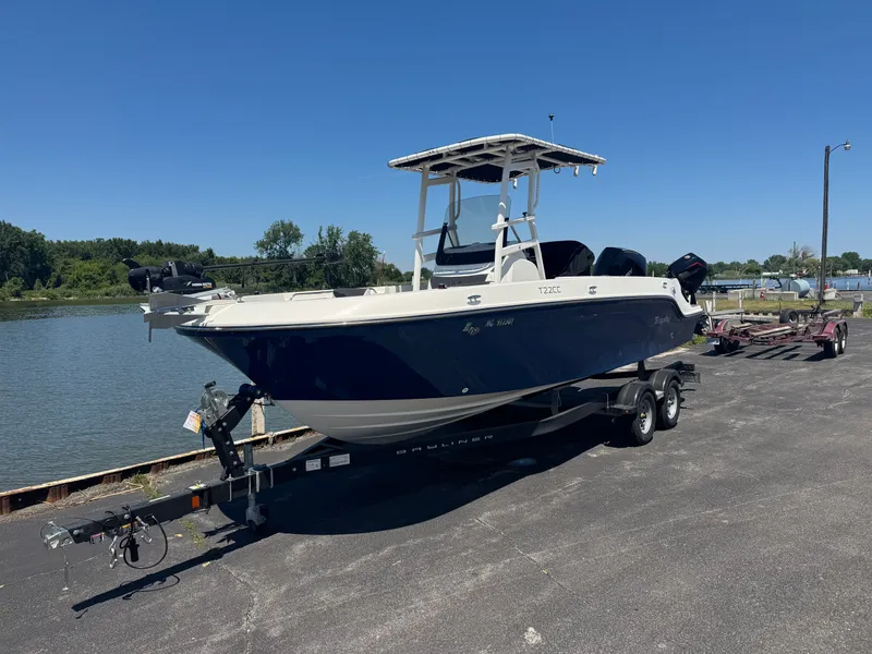 The Image of Bayliner CC 22 TROPHY 2023 - 0