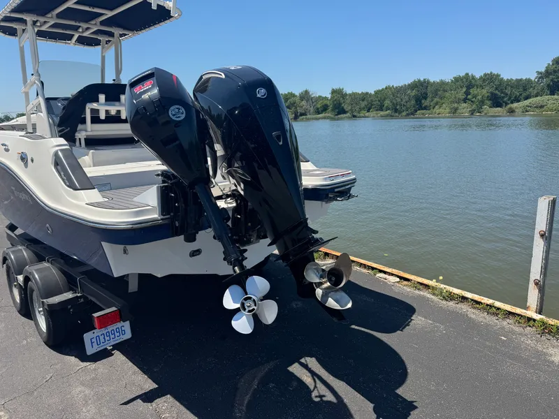 Slide: The Image of Bayliner CC 22 TROPHY 2023 - 1